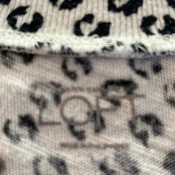 Loft sweater - Picture 2 of 5